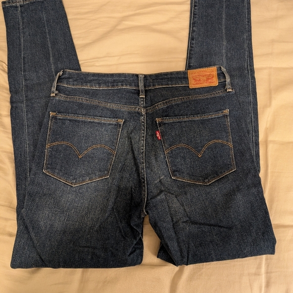 Levi's high rise skinny jeans - Picture 2 of 3